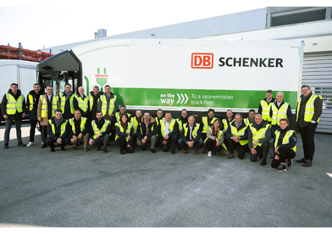 Foto DB Schenker pone en circulación el primer camión Volta Zero
